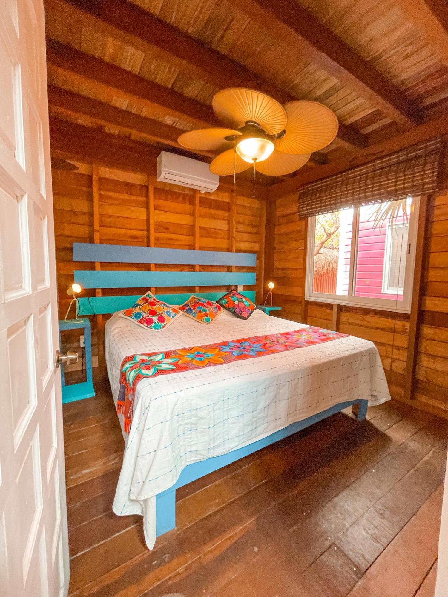 Whyknot Holbox Acomodação com café da manhã Exterior foto